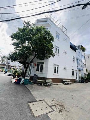 Nhà ngã tư ga ( góc 2 mặt tiền ) trệt 2 lầu 3pn 3wc. đường xe tải