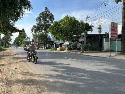 bán đất mt đg hắc dịch tóc tiên ngay gần sonadezi,dt:10x50 giá 5.8ty