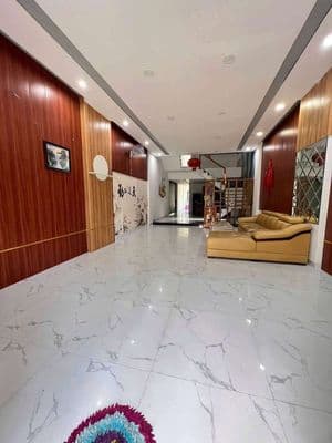 Cho thuê nhà 3 tầng: đường chu lai - 4 phòng ngủ - 4wc - đủ nội thất