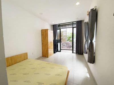 Căn hộ studio 40m2 tách bếp ban công cửa sổ thoáng mát