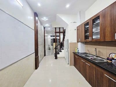 Cho thuê nhà riêng 40m x 3 tầng, Hồ Tùng Mậu, Cầu Giấy, Full Đồ