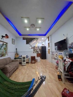 Bán nhà 1 trệt 1 lầu 4x10m, Tân Phước Khánh, Tân Uyên, 690 triệu
