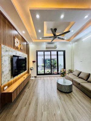 Bán nhà Đền Lừ, 42m2, ô tô đỗ trong nhà, kinh doanh, 5 tầng