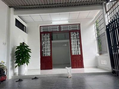 Bán nhà trệt lửng Định Hòa, Thủ Dầu Một, sân xe hơi