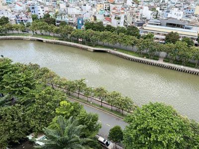 Giảm 200 triệu. Cần bán gấp căn hộ lầu 12, view bờ kè. Có sẵn2PN + 1wc