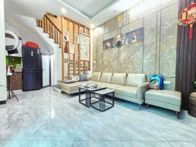 Nhà đẹp Lê Gia Định, Hai Bà Trưng, 5 tầng, kinh doanh, 9.8 tỷ