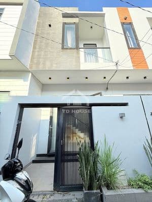 Nhà hẻm Phạm Ngũ Lão 8tr/tháng