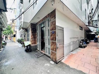 Nhà lô góc Phạm Văn Đồng, 30m², 5 tầng, 8.8 tỷ