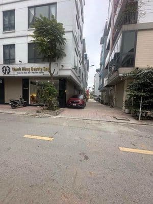 Cho thuê nhà cấp 4 Nguyễn Văn Cừ, Gia Thụy - Ô tô đỗ cửa
