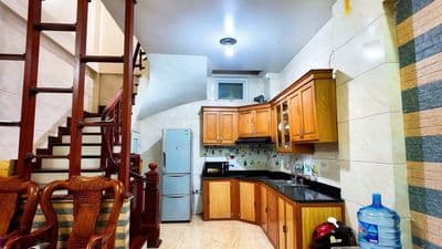 Cho thuê nhà 5 tầng full đồ, 32 Bưởi, thông Đào Tấn