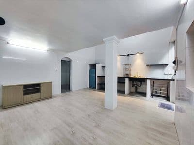 Cho thuê nhà 65m2 phố Đội Cấn, Ba Đình, 3 tầng, mới