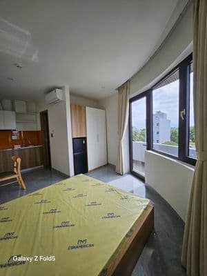 Cho thuê căn hộ full nội thất, ban công, máy giặt riêng tại khu FPT