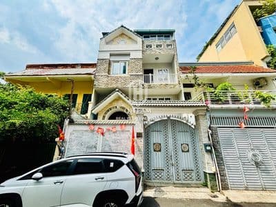 Nguyên căn MT 16 Trần Doãn Khanh, Q1. Dt: 7x15m, Kc: trệt 2 lầu