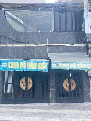 Cho thuê kho diện tích lớn – mặt tiền võ văn kiệt – ngay trung tâm chợ