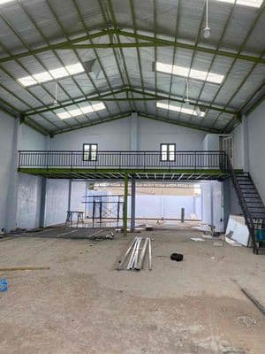 Cho thuê kho mới 100% 600m2 35triệu - trần cao 8m - gác lửng - điện 3p