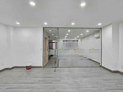Văn phòng 70m2 ngăn kính sẵn 02 phòng giá 10tr/th tại Vạn Phúc City