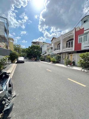 Cho thuê nhà mặt tiền đường số dt 5x17m, quận 7 giá thuê 25tr