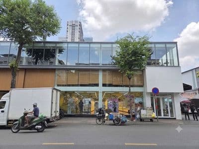 Góc ngã tư lê hồng phong, quận 5 – ngang 20m, 480m²