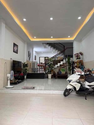 8.x tỷ - 80m2 - 4 tầng btct- ngang hơn 5m – cách ngã 4 quang trung