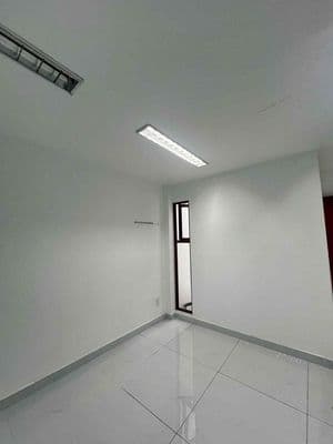 Cần bán nhà xe ô tô 7 chổ vào thẳng trong nhà