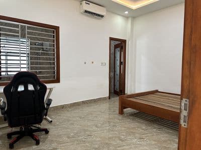 Cho thuê nhà 3 tầng mặt tiền phùng chí kiên , 3 pn