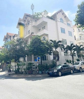 Cho thuê trệt biệt thự góc khu him lam - 200m2, sân vườn hồ cảnh quan