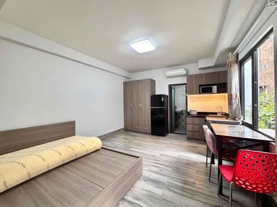 siêu phẩm studio mới full nội thất cửa sổ lớn - sát đại học Y Dược
