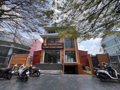 Đối diện Vivo city Trệt 3 Lầu