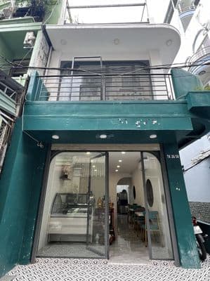CC Nhà hẻm 6m căn góc Trần Hưng Đạo, Q.1 . DT 4,5x13m, 3 lầu, HĐT cao