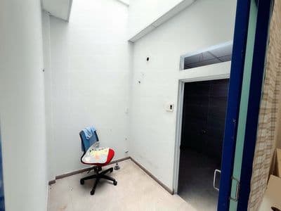 Cho thuê nhà đường thoài ngọc hầu sát luỹ bán bích : 4 x 21 m đúc 1 l