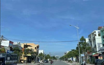 Cho thuê nhà 1 trệt 2 lầu 4PN đường Lê Quang Định