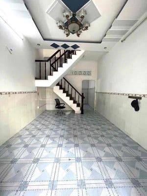 Nhà hẻm xe tải gần cv làng hoa 2pn 2wc nguyễn văn khối giá 9tr