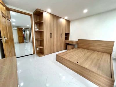 Căn hộ ban công ,máy giặt riêng