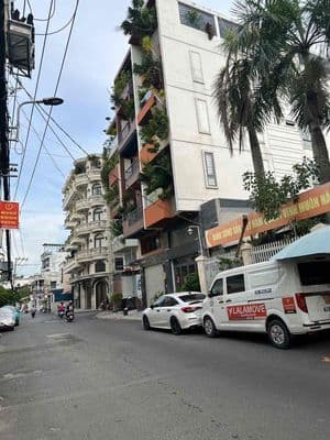Ngôi nhà đẹp lổng lẩy và sang trọng Hẻm Xe Hơi ngủ trong nhà