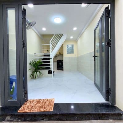 Cho thuê nhà mới, full nt, hẻm 2 xe máy, huỳnh tịnh của q.3