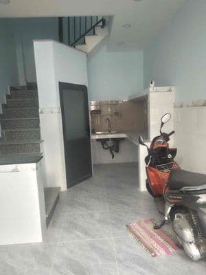 Nhà gần chợ hạnh thông tây 2pn 3wc có máy lạnh quang trung p11