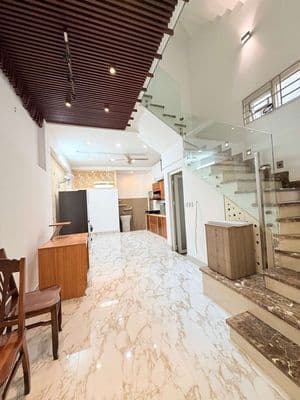 Nhà 4 tầng hẻm xe hơi LẠC LONG QUÂN Dt: 4,3x16 71m2 đất. Dtxd 225m2