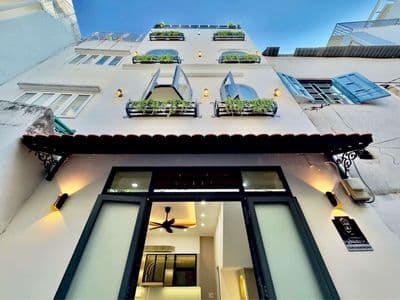 Trần Bình Trọng MT thụt _ 3 tẩng _ full nội thất _hơn 5 tỷ xíu