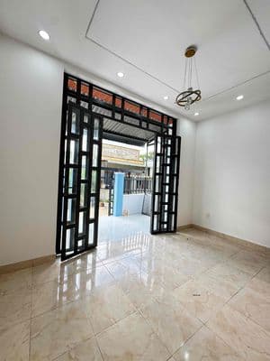 Bán nhà cấp 4, 5x20, 2PN gần chợ Mỹ Hạnh Nam, giá 980 triệu, nước máy