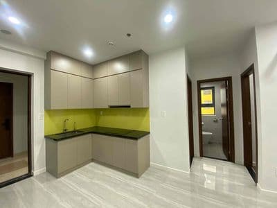 Tìm phòng sát làng đại học: căn 2pn2wc bcons city (tháp emerald)