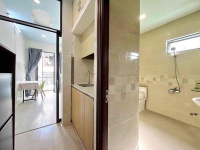 Cho thuê chung cư mini / 1 phòng ngủ - ban công / thang máy - y dược