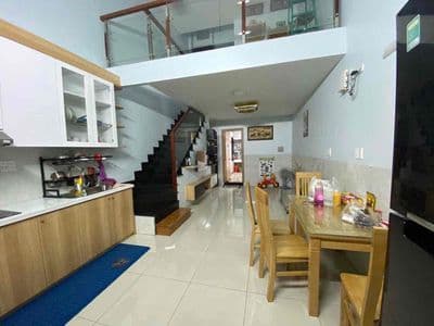 Nhà nguyên căn 2 phòng có máy lạnh P.Long Trường