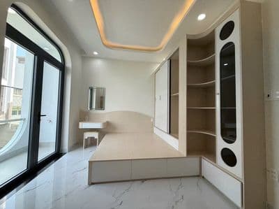 Giảm 600tr, còn 5ty200 nhà 4 tầng, có sẵn nội thất, đường ô tô tránh