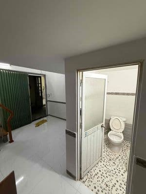 Cần bán nhà khu vực quận 12 , hóc môn ngay ngã tư nước đá