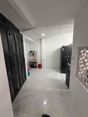 bán nhà diện tích rộng giá rẻ hẻm 2m đường Hoà Bình q11