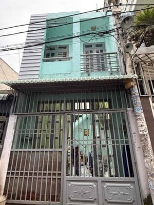 nhà 2 tầng 3 phòng ngủ, 2wc có phòng ngủ tầng trệt, hẻm 4m