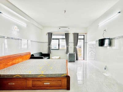 Căn hộ bancol studio bancol thoáng full nội thất mới - thang máy