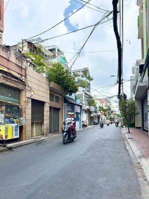 Nhà Mặt Tiền Nguyễn Đình Chính 4,8x22m,2 Tầng, Chỉ 30 Tr- KD Đa ngành