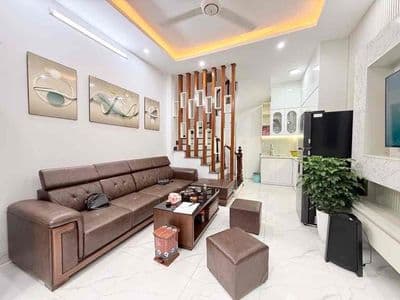 Bán nhà Nguyễn Khánh Toàn 30m2 nhà đẹp mặt ngõ thông kinh doanh 7.2 tỷ