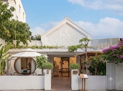 Nhà mặt tiền hoa mai phú nhuận, ngang 17m 3 tầng nở hậu, dtsd ~900m2